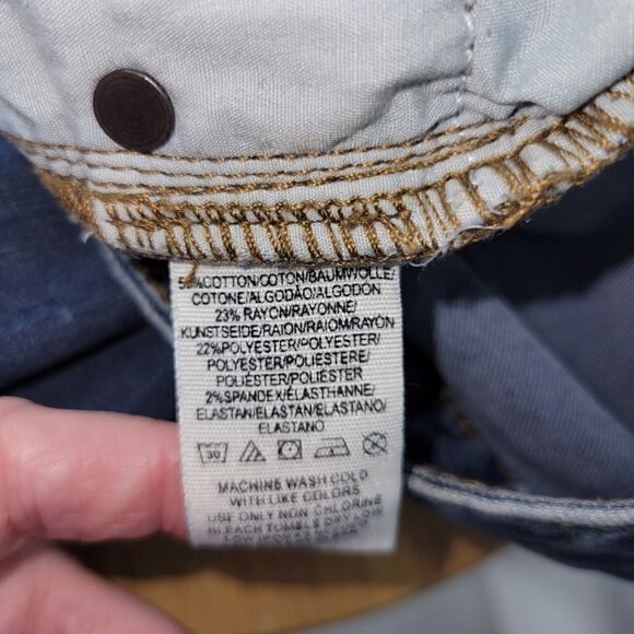 Free People distressed blue jeans size 25. - Picture 10 of 10